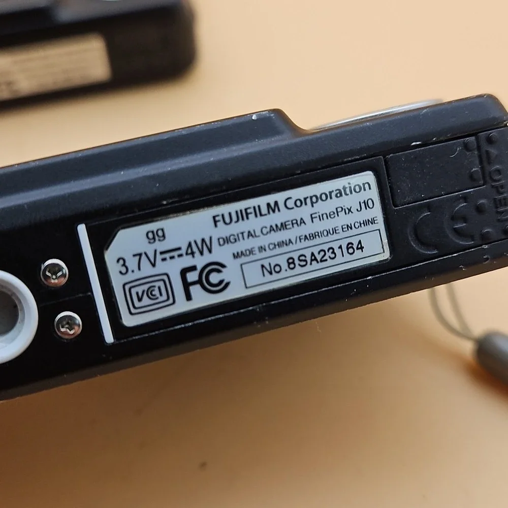 Lot Of 2 Fujifilm Finepix J10 8.2 MP Digital Cameras For Parts Repair As Is